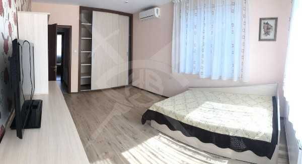 Дава се под наем Етаж от къща в с. Белащица, Област Пловдив - 185 кв.м за 1115 € - Снимка #4