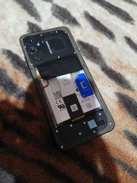 Samsung A05s сломаный