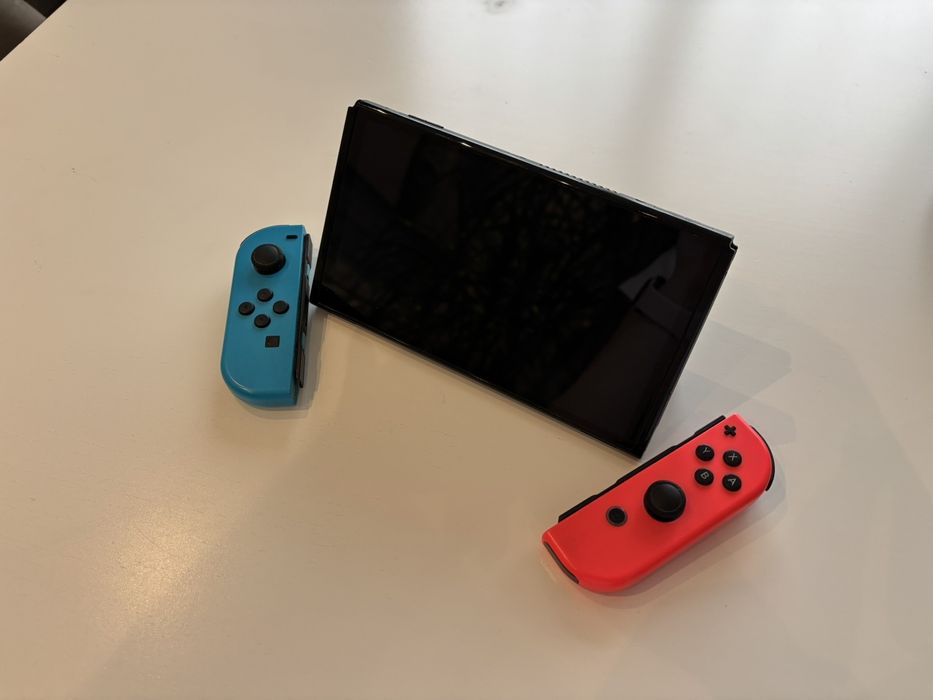 Nintendo Switch + 6 игри бонус