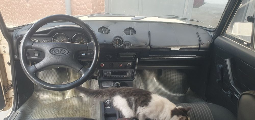 Сотилади ваз 2106