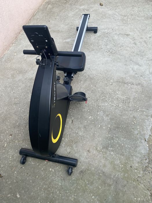 Vând aparat de vâslit techfit
