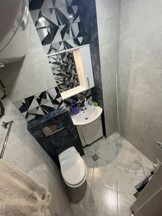 Продава се Тристаен апартамент в Бургас, Възраждане - 85 кв.м за 2295 €/кв.м - Снимка #2