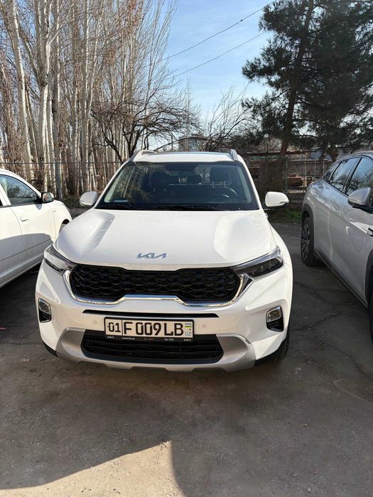 KIA Sonet 2024, максимальная позиция, белый
