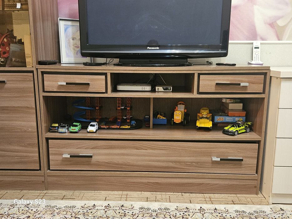 Тумбочка для телевизора