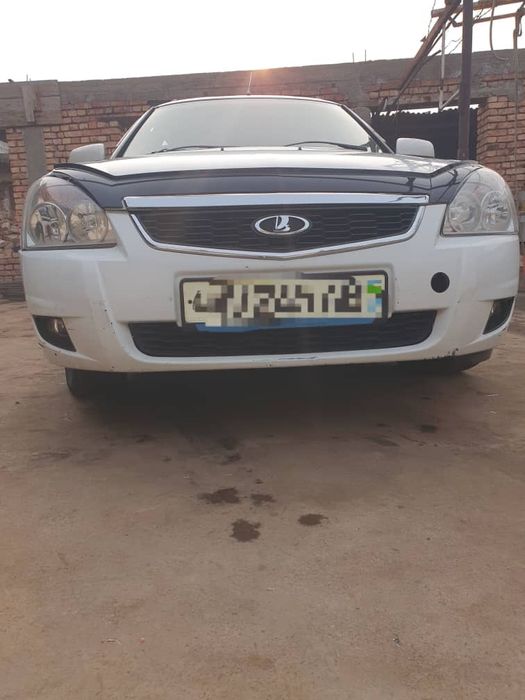 Продаётся машина Lada Priora 2011года.