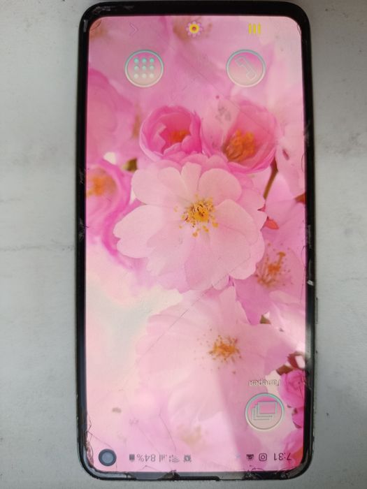 Продаю Galaxy S10e