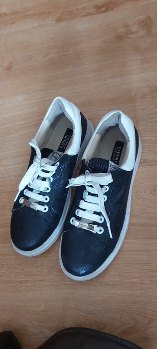 Продам     женскую      обувь