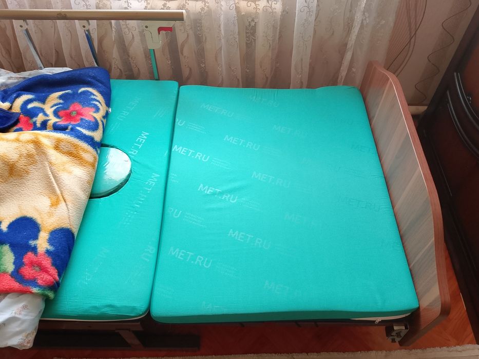 Медицинская кровать