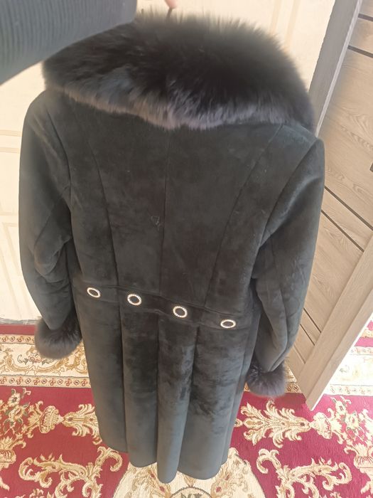 Пальто б/у  продаю срочно