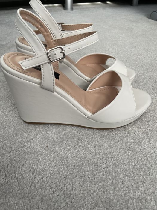 Sandale mamzelle de cununie si platforme marimea 39