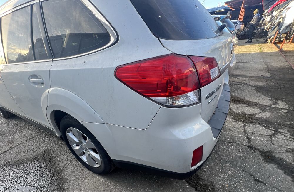 На части Subaru Outback 2.5