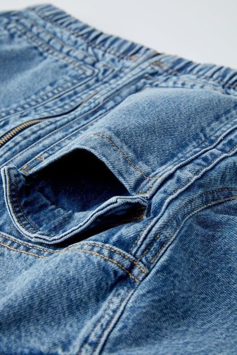 Куртка от бренда Зара