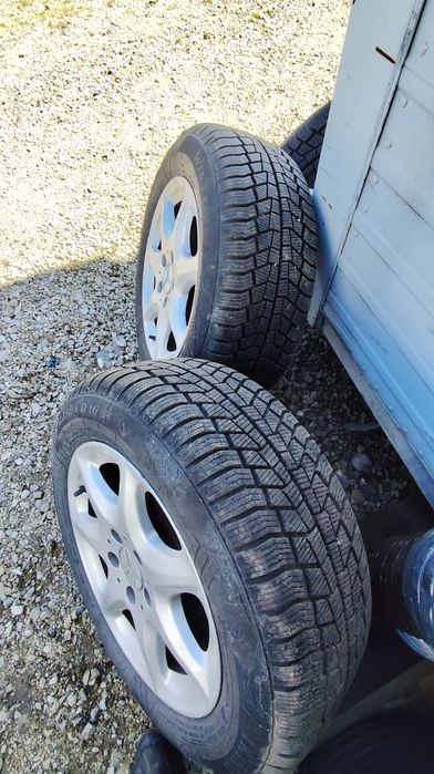 Гуми с джанти 225 55 16 зимни ,чисто нови