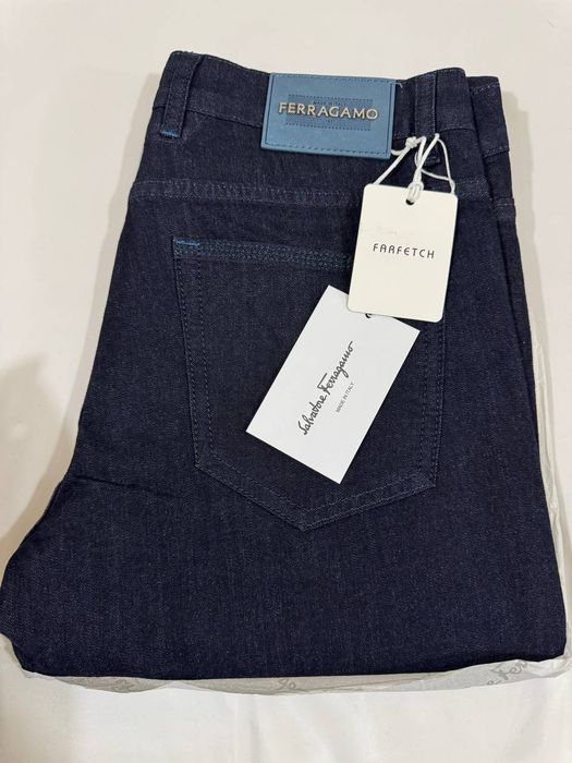 Salvatore Ferragamo (в комплекте фирменные бирки, на одной из моделей