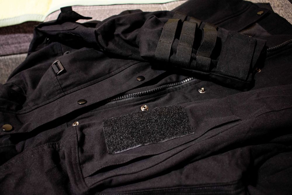 geaca tactical neagra din bumbac cu scai pentru patch-uri pe umar