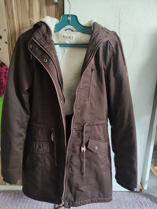 Чисто нова топла парка на марката Dеsires