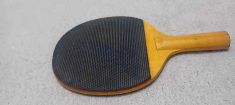 Paleta tenis de masă Shield + set mingi sigilate Shield 101