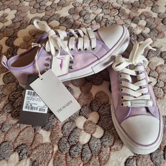 Спортни обувки Нови