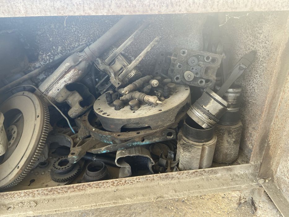 Трактор Т28 на ходу тележкаси билан сотилади