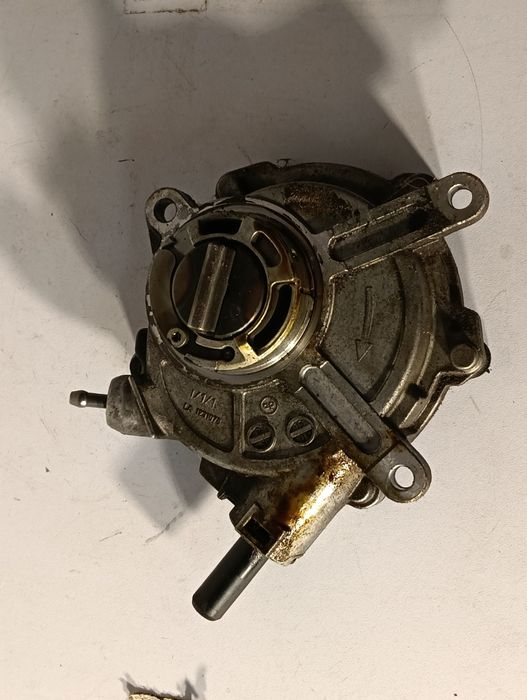 Вакуум помпа Mercedes-Benz M272 / M273 – LUK