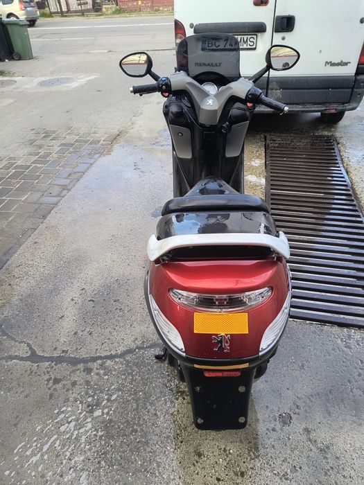 Vând scuter Peugeot de 49cc