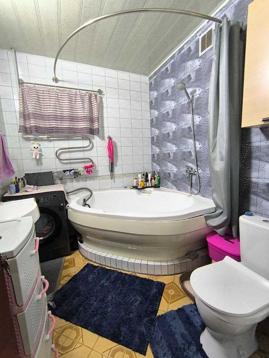 Продаётся 3/2/4 квартира 77 серии мирабадский район