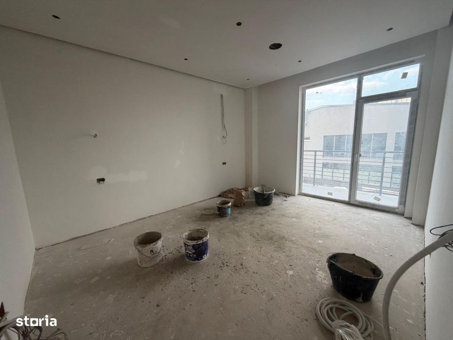 Apartament 3 camere , 89 mp utili,  etj 1, semifinisat , Radauti