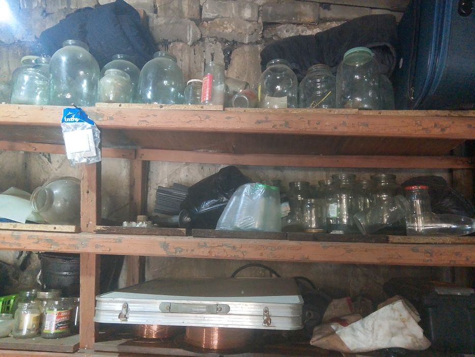 Продам банки за все 2000тыс