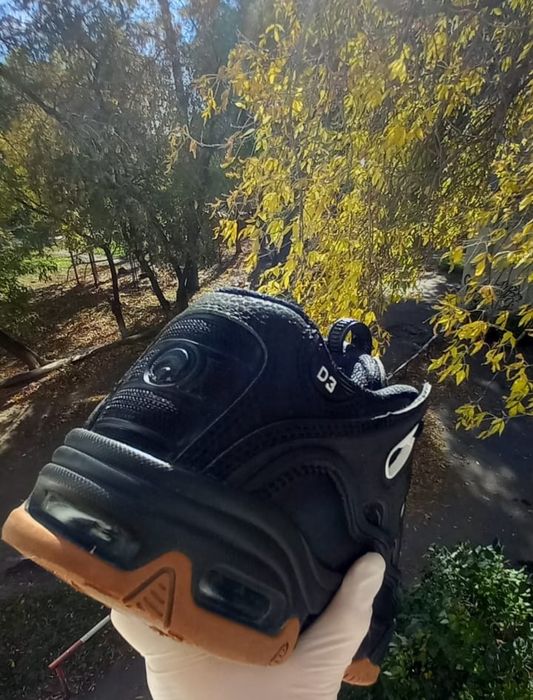 Продам кроссовки