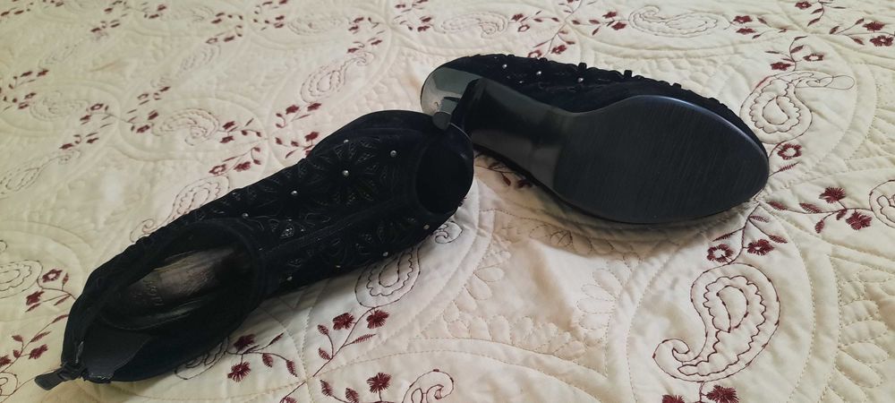 Туфли новые на каблуке