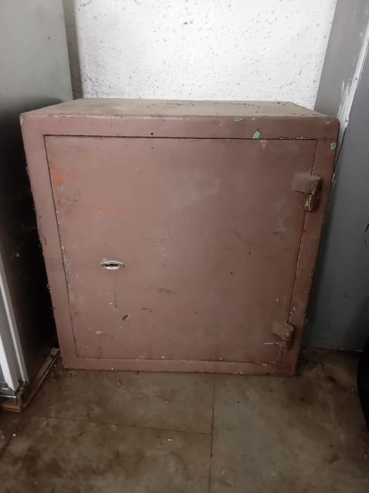 Метална каса за ценности