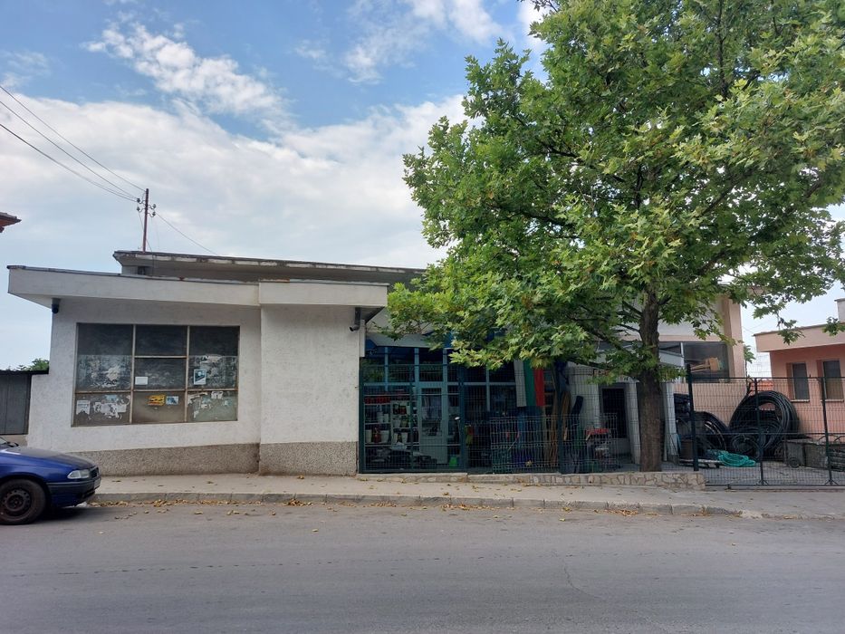 Продава се Магазин в Свищов - 300 кв.м за 380 €/кв.м - Снимка #1