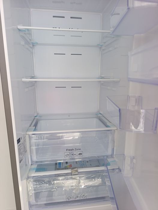 Продаю новый холодильник