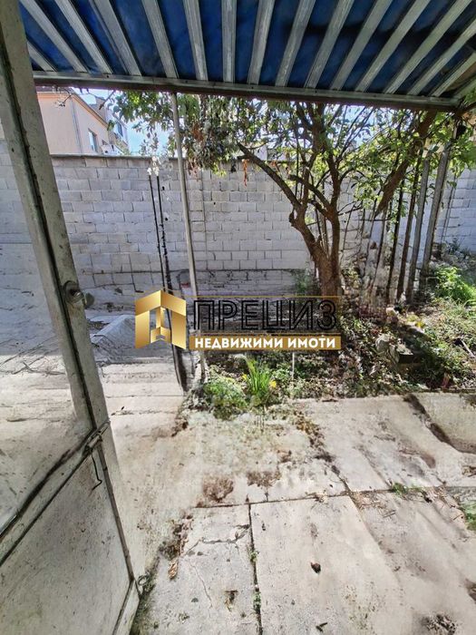 Продажба Къща гр. Шумен - Болницата 35m² и двор 120m²