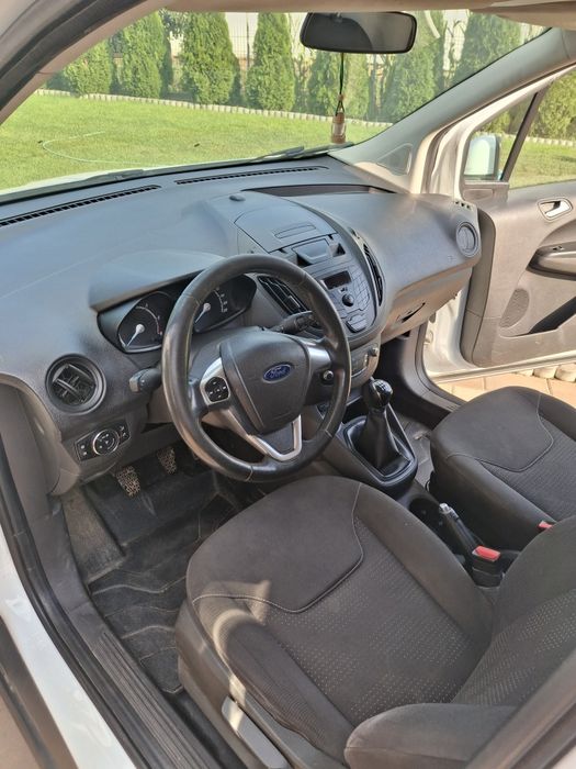 Ford transit courier