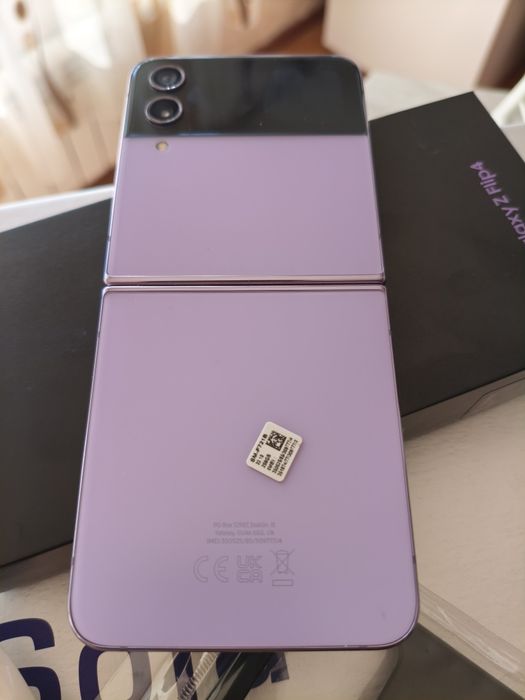 Самсунг Z Flip4  Като Нов