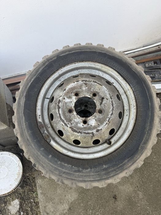 Продам диски с резиной на Ниву