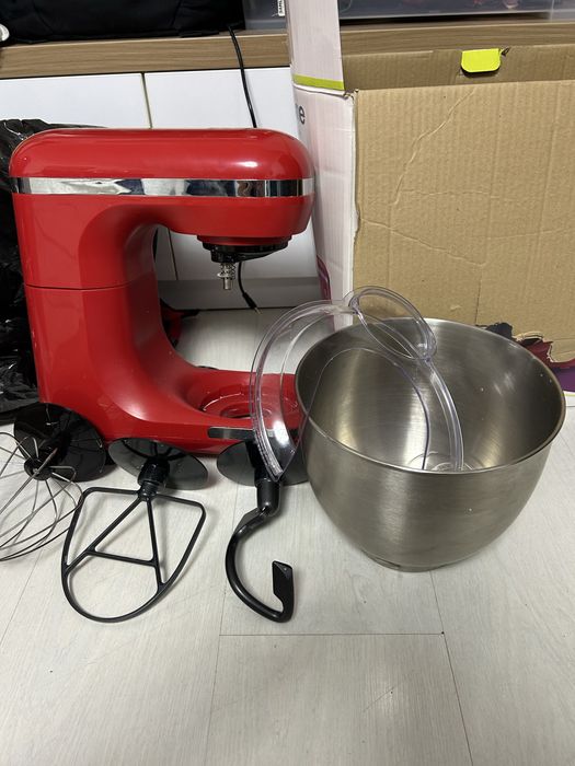 Mixer rosu/ robot de bucatarie Mandine