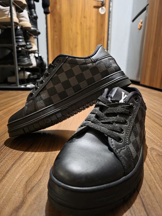 Adidași mărimea 41