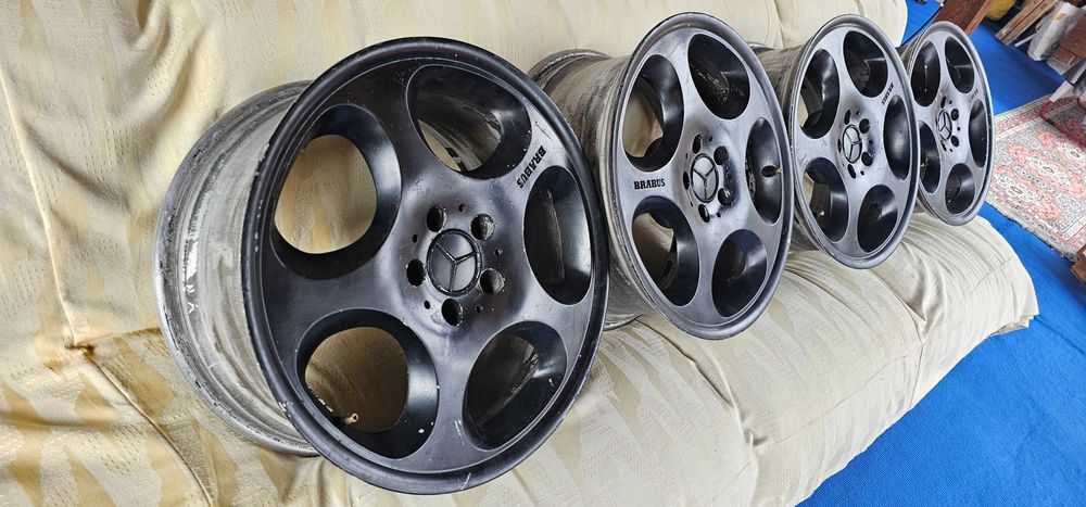 BRABUS 18 ЕТ35  //  AMG MONOBLOCK 16 – 2 бр. // Бъбреци СПОРТ Пакет 16