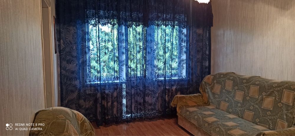 Продам 2-х ком. квартиру 3-6-3эт.в центре!