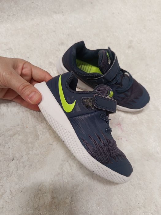 Продам оригинал Nike 27 детские кроссовки
