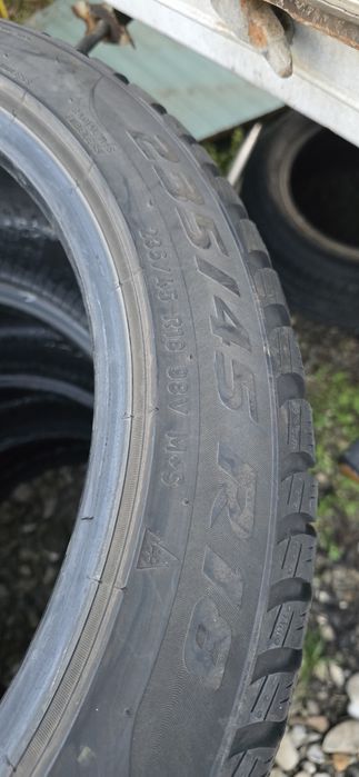 235 45 18 , 235/45R18 Pirelli set 4 buc, IARNA