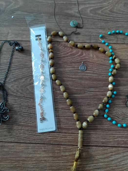 Set bijuterii si gablonturi