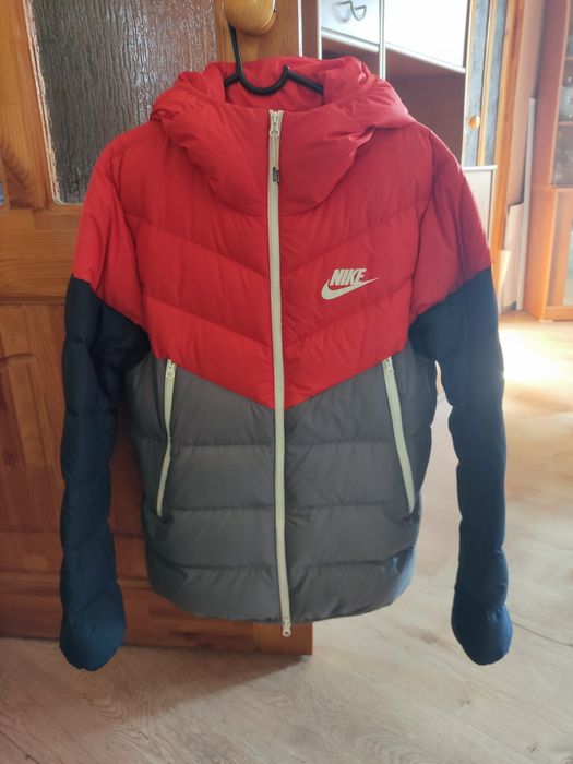 Продам демисезонную куртку на подростка