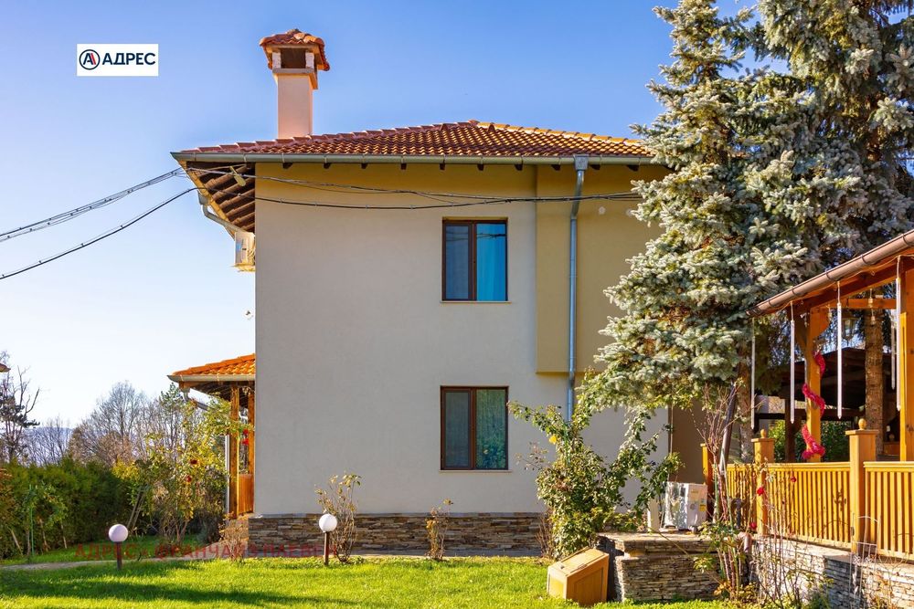 Къща в Ловеч, област-с.Гумощник площ 177 цена 177700