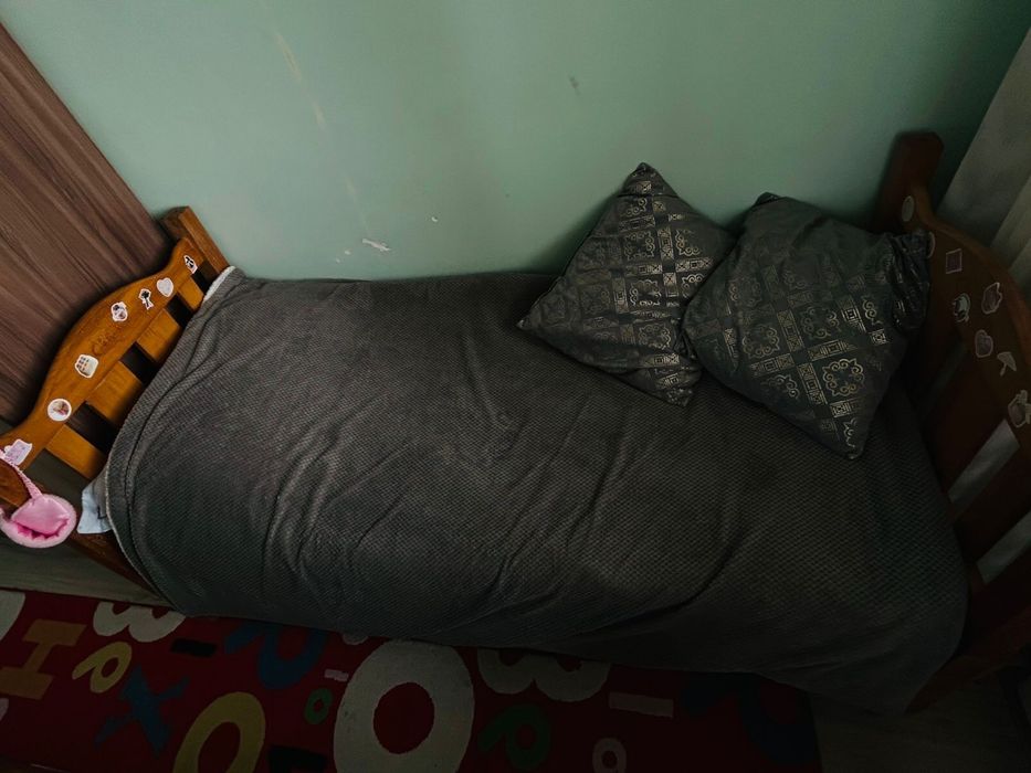 Кровать 2шт за 15тысяч с матрасом