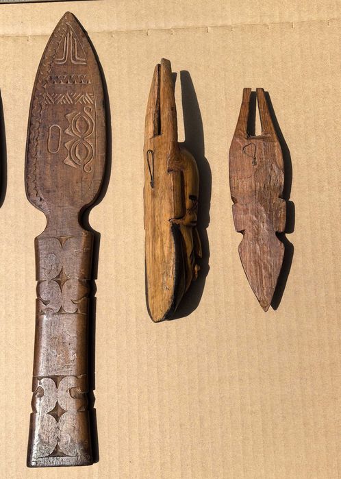 Lot 5 Frumoase piese sculptate, probabil în Africa, în lemn exotic