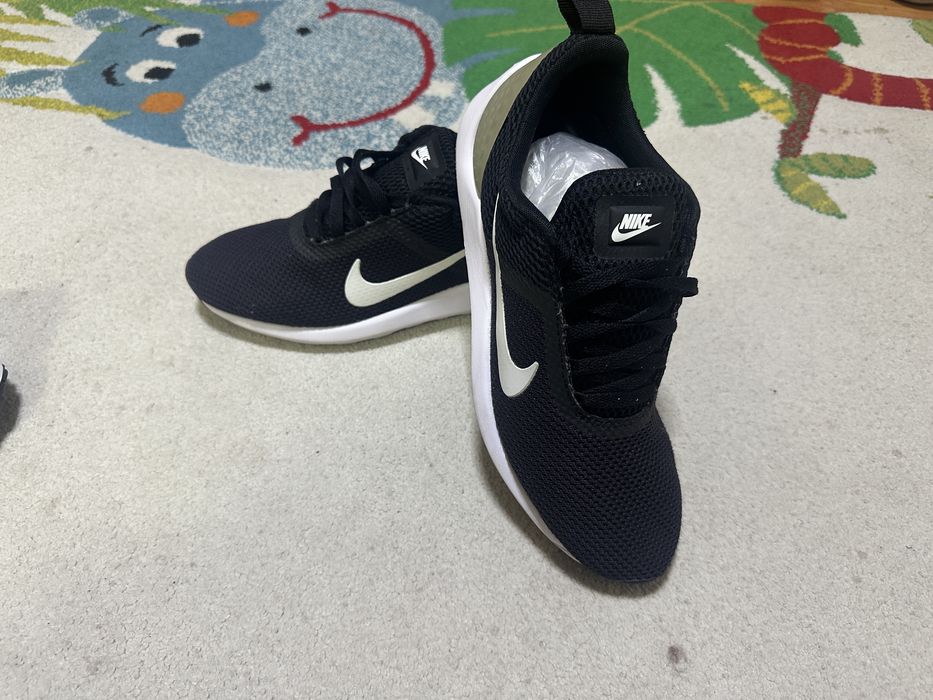 Vand adidasi barbati nike