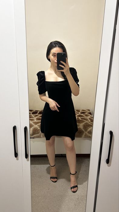 Продам бархатное платье 42S-M